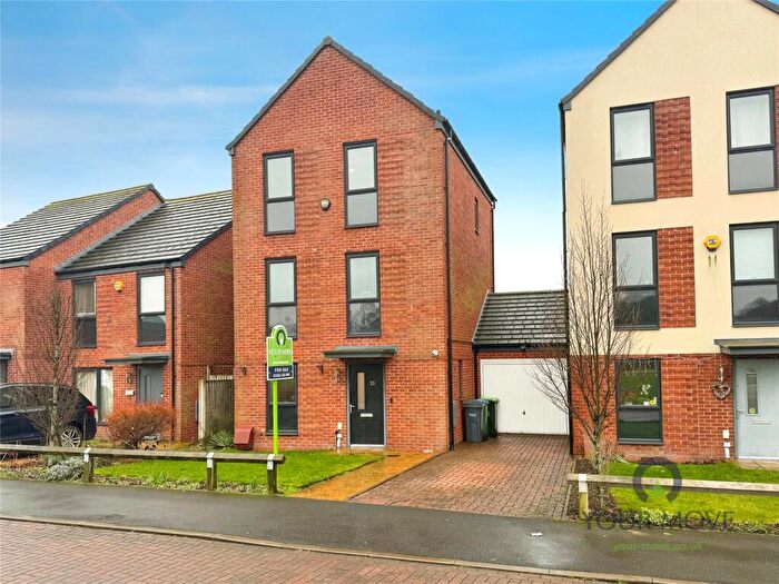 4 Bedroom Link Detached House For Sale In New Road, West Bromwich, West Midlands, B70