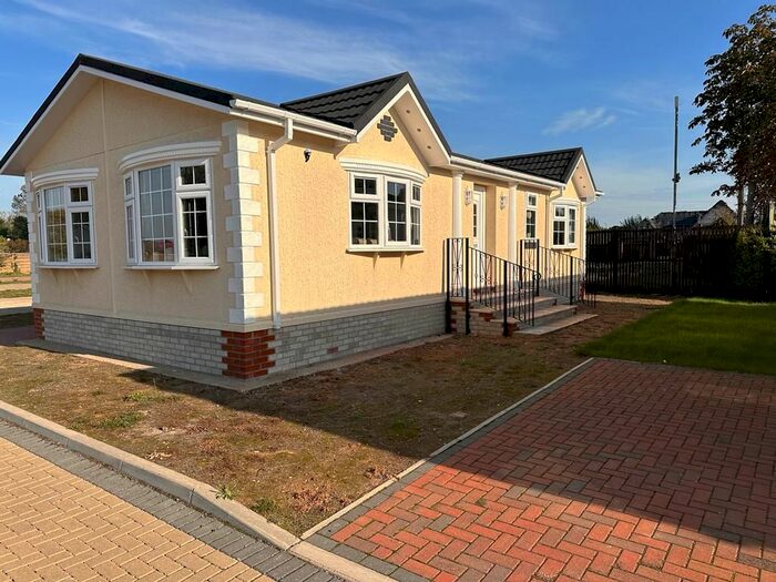 2 Bedroom Park Home For Sale In Rookery Drove, Beck Row, Bury St. Edmunds, IP28