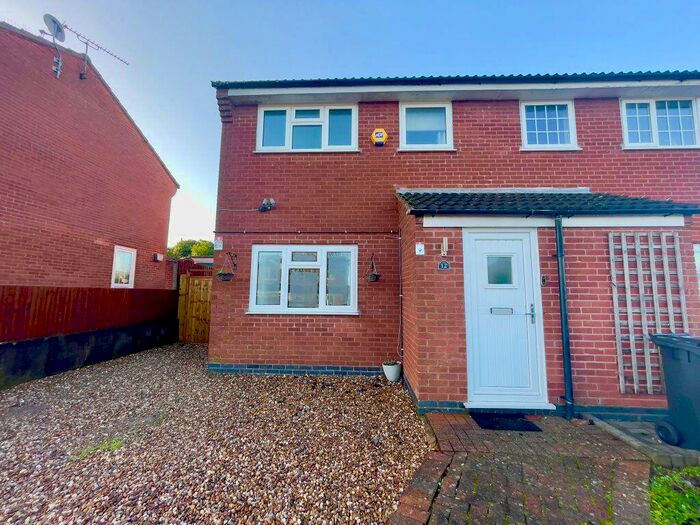 3 Bedroom Semi-Detached House To Rent In Ludlow Close, Leicester, LE2