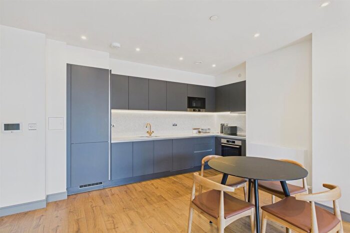2 Bedroom Flat To Rent In Ashley Road, London, N17