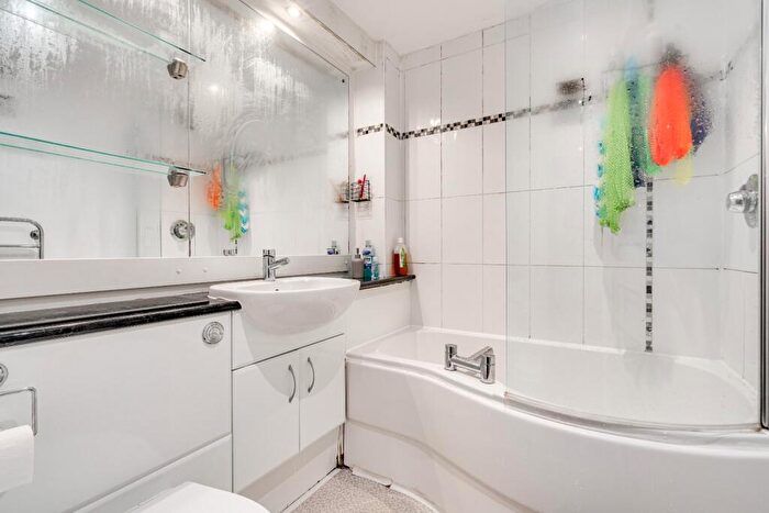 2 Bedroom Apartment For Sale In Waterside Gardens, Bolton, Lancashire, BL1