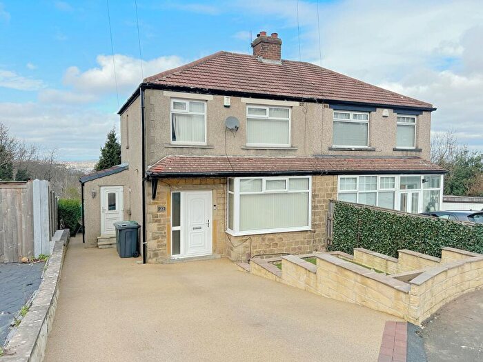 3 Bedroom Semi Detached House For Sale In Poplar View, Bradford, BD7