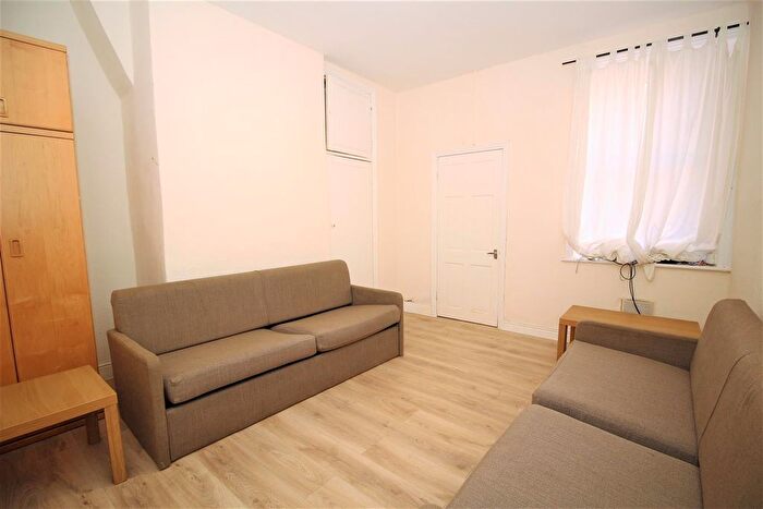 2 Bedroom Flat To Rent In Coniston Avenue, Jesmond, Jesmond, Tyne And Wear, NE2