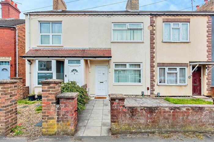 3 Bedroom Semi-Detached House For Sale In Garton End Road, Peterborough, PE1