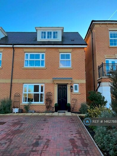 4 Bedroom Semi-Detached House To Rent In Salmons Yard, Newport Pagnell, MK16