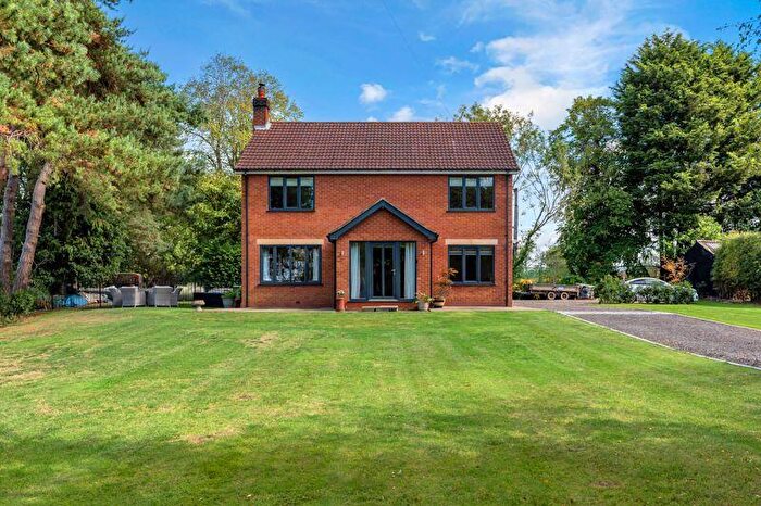 4 Bedroom Detached House For Sale In Church Lane, Bradley, Grimsby, DN37