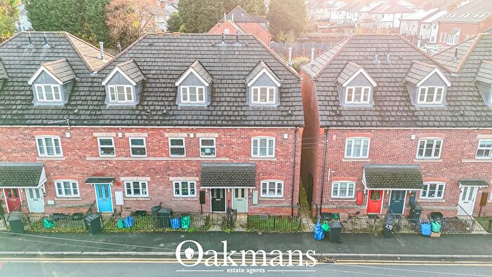 3 Bedroom End Terrace House For Sale In Stourbridge Road, Halesowen, West Midlands, B63