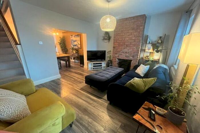 2 Bedroom Property To Rent In Chapel Lane, Lichfield, WS14