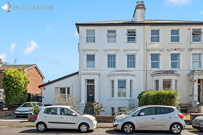 2 Bedroom Apartment For Sale In Park Road, Wallington, SM6
