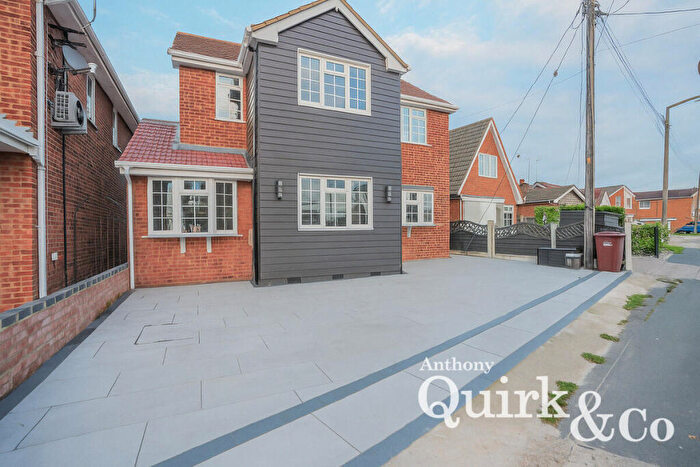 5 Bedroom Detached House For Sale In Mornington Road, Canvey Island, SS8