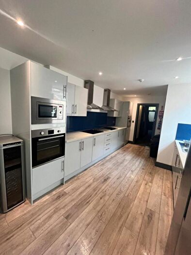 7 Bedroom Terraced House To Rent In Bryn Y Mor Crescent, Swansea, SA1