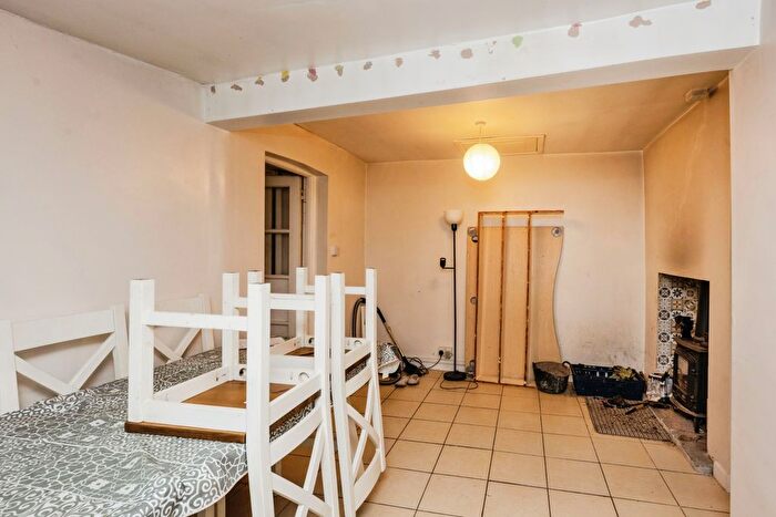 3 Bedroom End Of Terrace House For Sale In Heol Gwys, Upper Cwmtwrch, Swansea, Powys, SA9