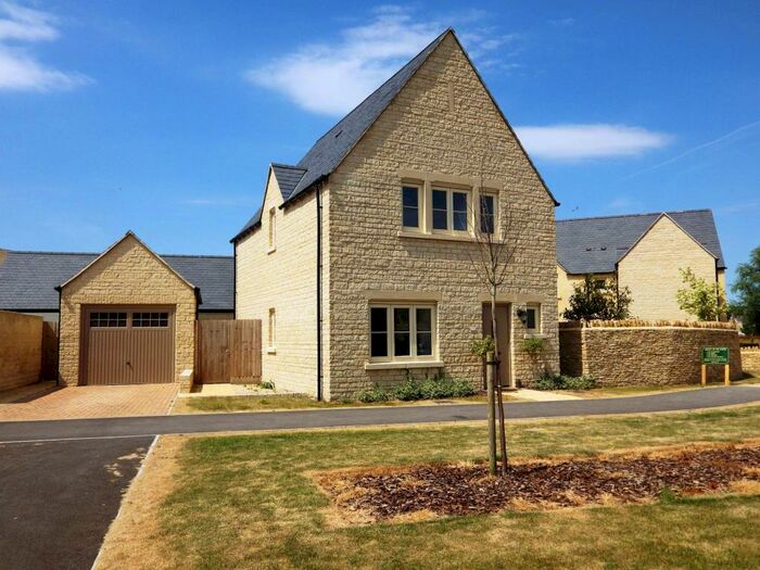 3 Bedroom Detached House To Rent In Teal Way, GL7