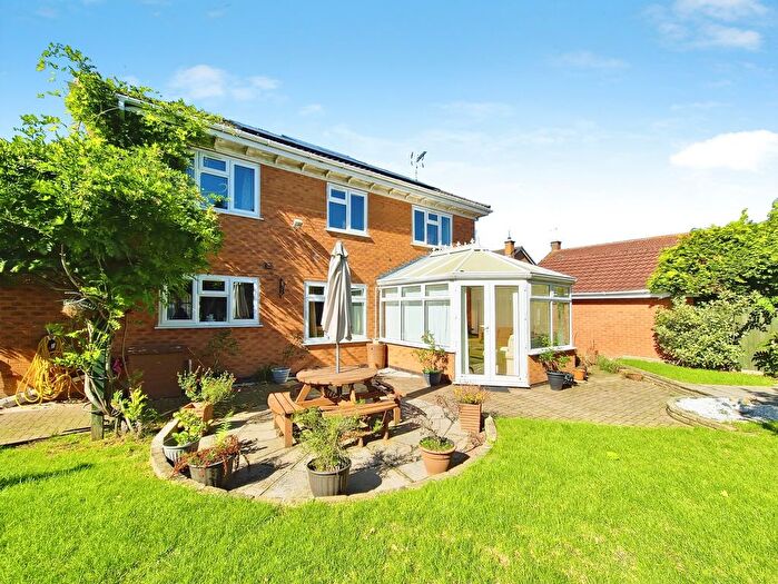 4 Bedroom Detached House For Sale In Gleneagles Close, Derby, DE3