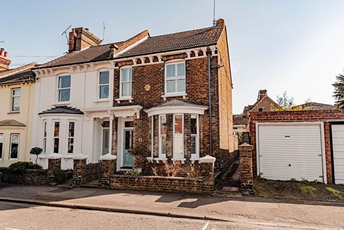3 Bedroom End Terrace House For Sale In Roman Road, Faversham, ME13