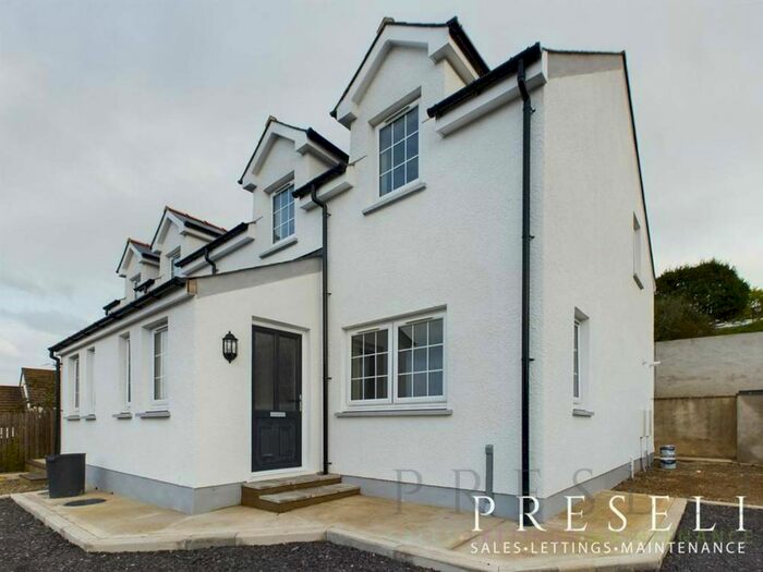 3 Bedroom Terraced House To Rent In Bryn Llewellyn, Fishguard, Pembrokeshire, SA65