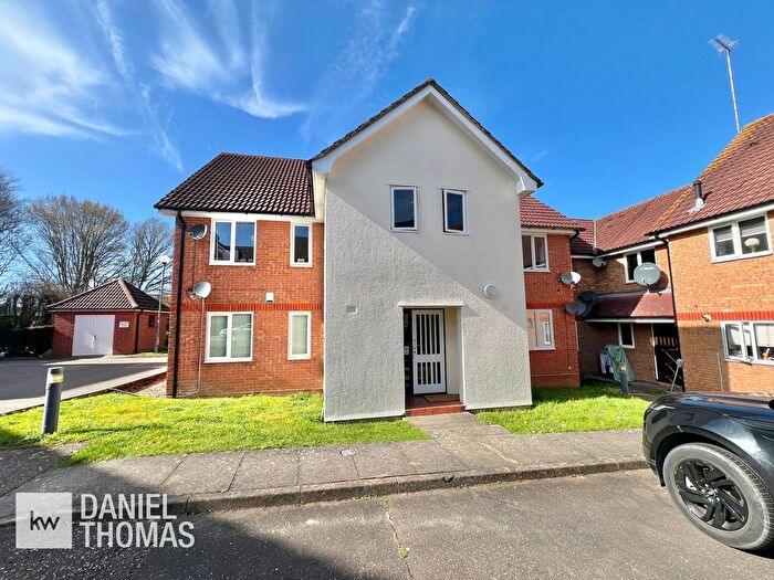 2 Bedroom Flat To Rent In Eagle Close, Waltham Abbey, EN9