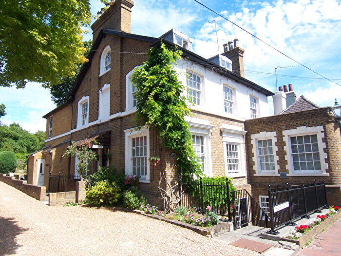 1 Bedroom Flat To Rent In The Nook, High Street, Farningham, DA4