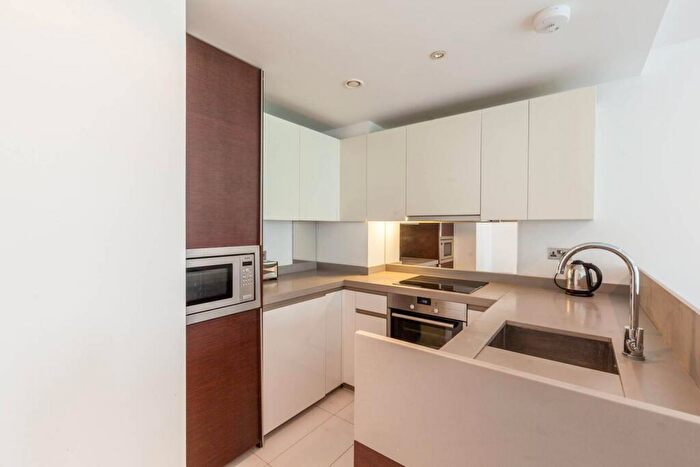 2 Bedroom Flat To Rent In Baltimore Wharf, Canary Wharf, London, E14