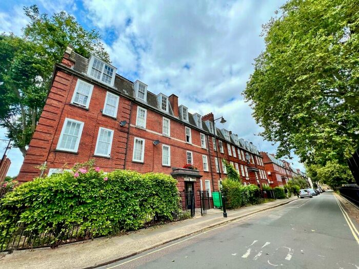 3 Bedroom Flat To Rent In Halton Road, Canonbury, N1