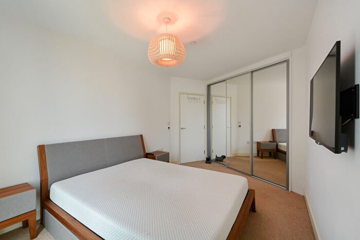 1 Bedroom Flat To Rent In Ontario Point, Maple Quays, SE16