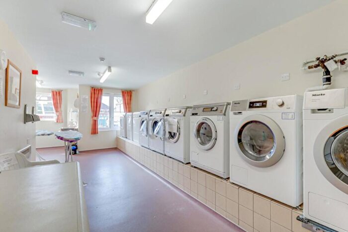 1 Bedroom Retirement Property To Rent In Oyster Lane, Byfleet, West Byfleet, KT14