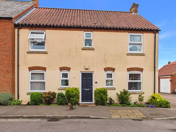 4 Bedroom End Of Terrace House For Sale In Bells Yard Close, Horncastle, LN9