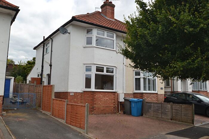 2 Bedroom Semi-Detached House To Rent In Clare Road, Maidenhead, SL6