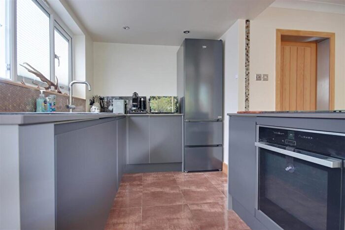 2 Bedroom Apartment To Rent In Princes Crescent, Lyndhurst, SO43