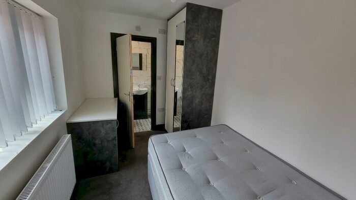 6 Bedroom Detached House To Rent In Alton Road, Birmingham, B29