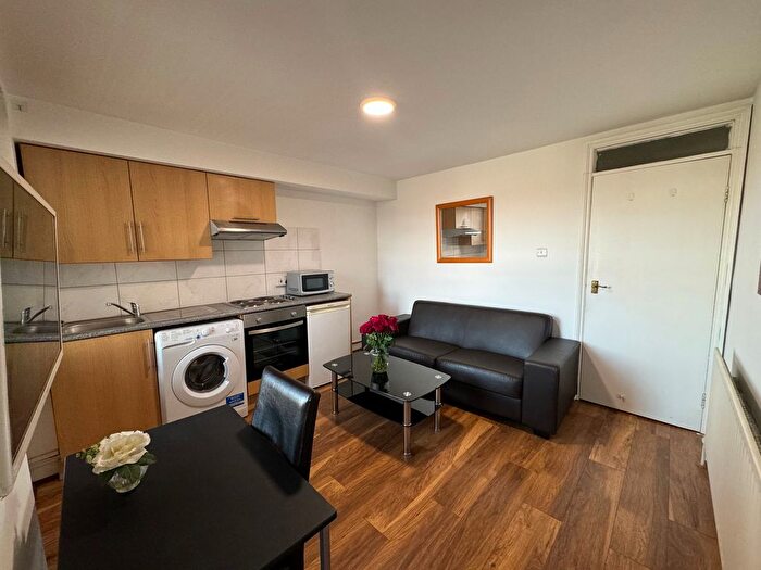 1 Bedroom Flat To Rent In Hogarth Road, London, SW5