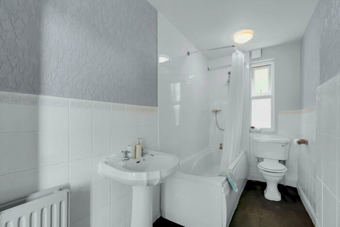 1 Bedroom Flat To Rent In Hyde Park Road, Leeds, LS6