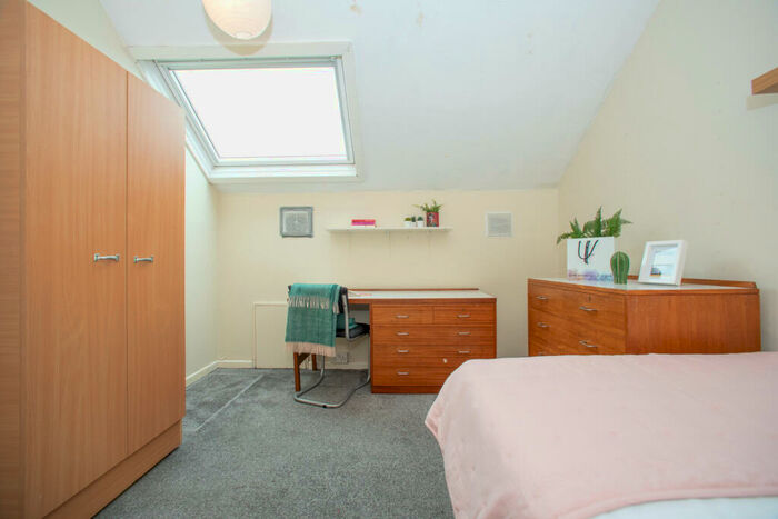 5 Bedroom Terraced House To Rent In Hessle View, Hyde Park, Leeds, LS6