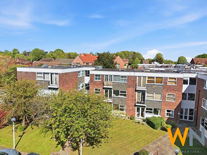 2 Bedroom Apartment For Sale In Ardleigh Court, Shenfield, Brentwood, CM15