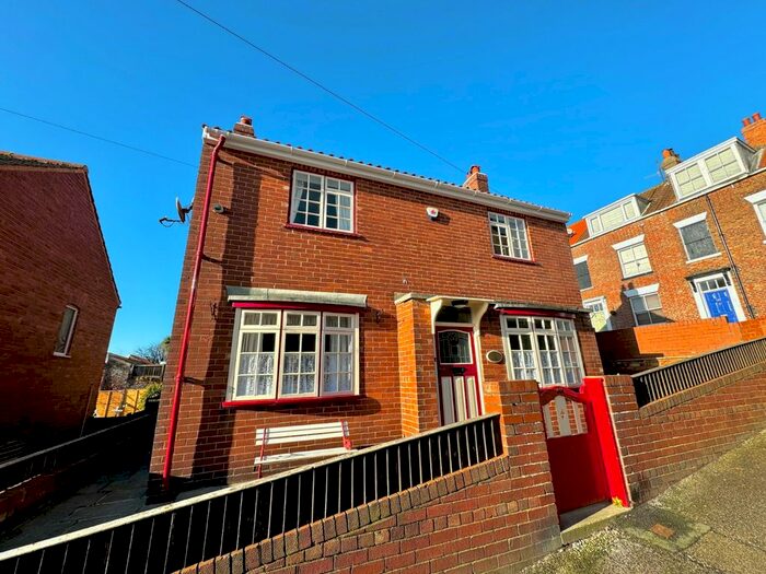 3 Bedroom Detached House To Rent In Castlegate, Scarborough, YO11