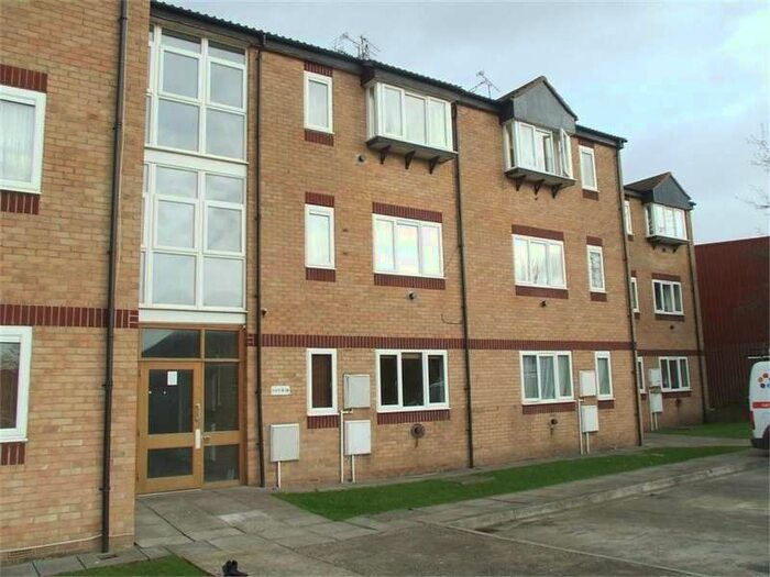 Flat To Rent In North Street, Nailsea, Bristol, Somerset, BS48