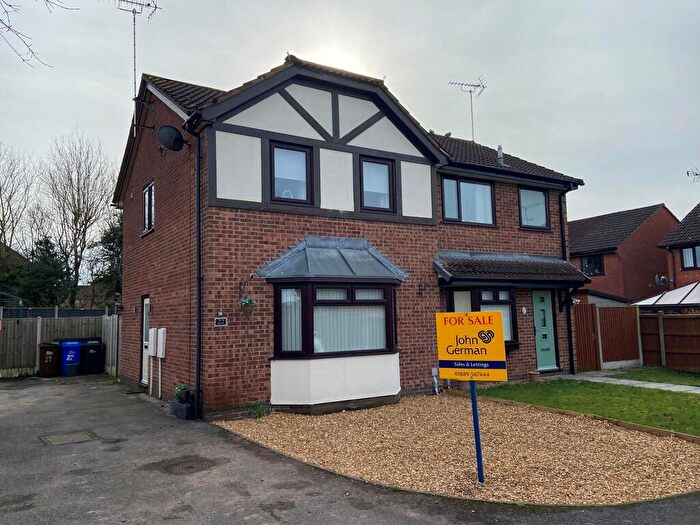 3 Bedroom Semi Detached House For Sale In Kestrel Close, Uttoxeter, ST14