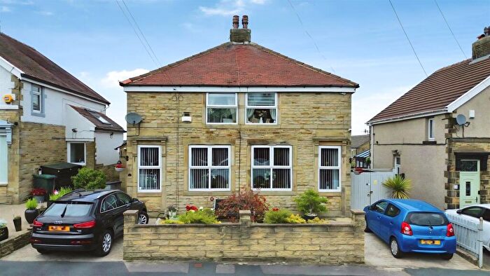4 Bedroom Detached House For Sale In Rosedale Avenue, Allerton, Bradford, BD15