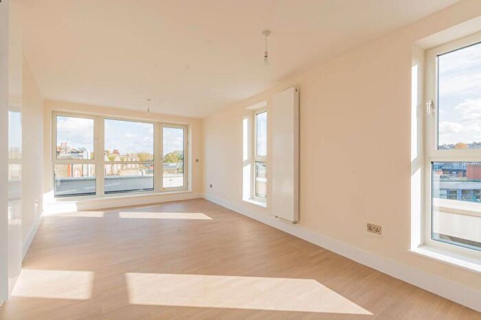 2 Bedroom Flat To Rent In St Marys Road, Hornsey, London, N8