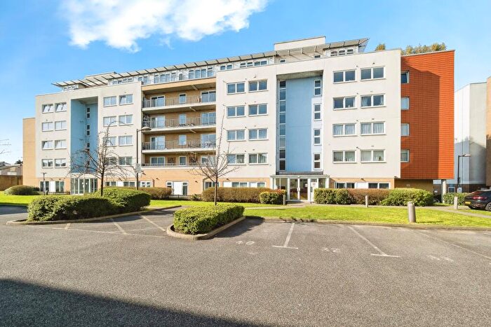 2 Bedroom Flat For Sale In Flint Close, London, E15