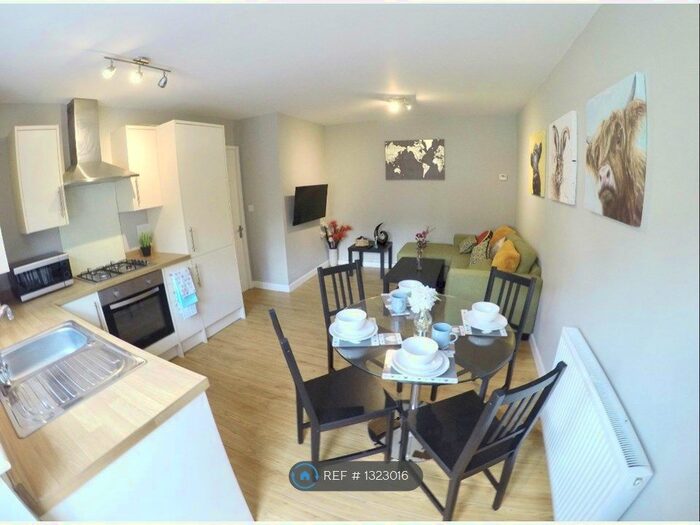 2 Bedroom Flat To Rent In Newcastle Road, Reading RG2