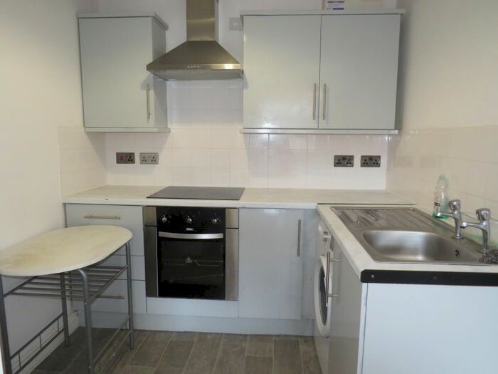 1 Bedroom Flat To Rent In Clare Street, Halifax, HX1