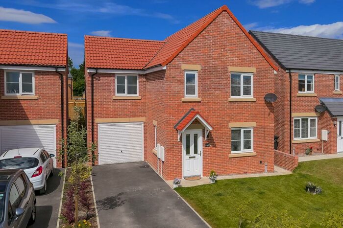 4 Bedroom Detached House To Rent In Whernside Close, Harrogate, HG3