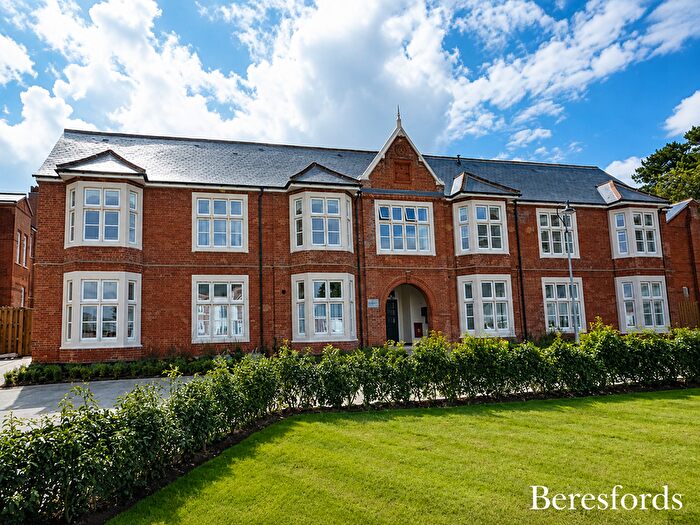 2 Bedroom Flat To Rent In Mary Munnion Quarter, CM2