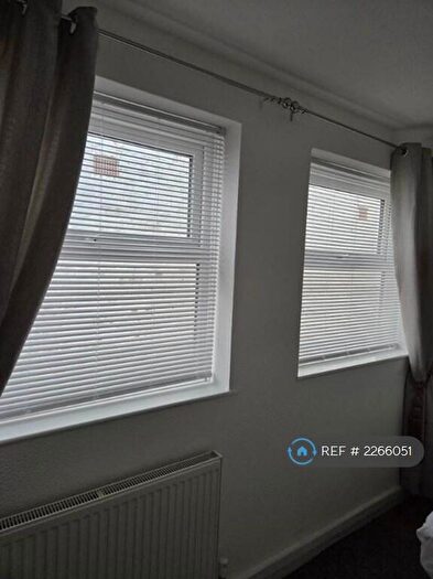 1 Bedroom Flat To Rent In Queens Promenade, Blackpool, FY2