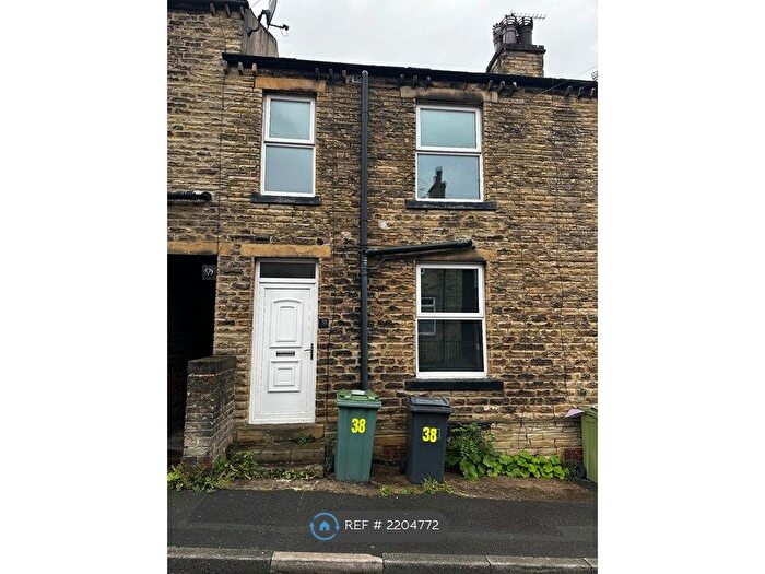 2 Bedroom Terraced House To Rent In South Parade, Cleckheaton, BD19