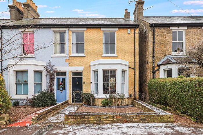 3 Bedroom Semi Detached House To Rent In Richmond Road, Cambridge, CB4