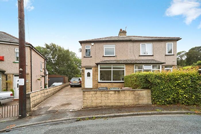 3 Bedroom Semi-Detached House For Sale In Ash Mount, Keighley, BD21