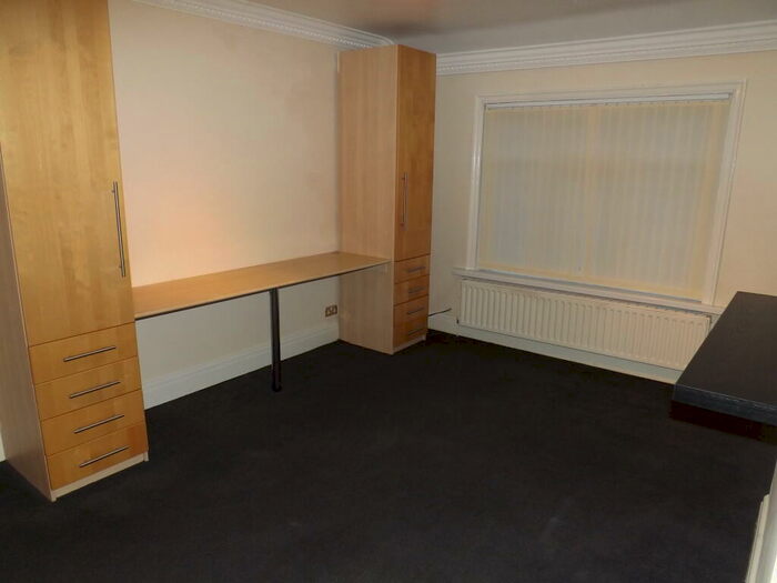 5 Bedroom Semi-Detached House To Rent In Preston New Road, Blackpool, FY4