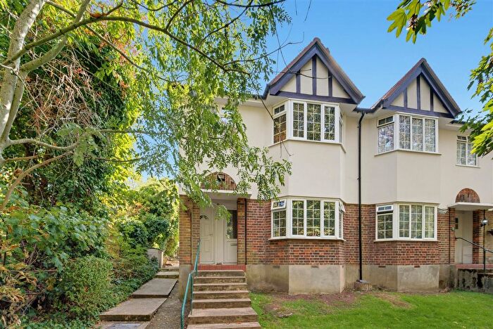2 Bedroom Flat For Sale In Church Road, Hanwell, W7